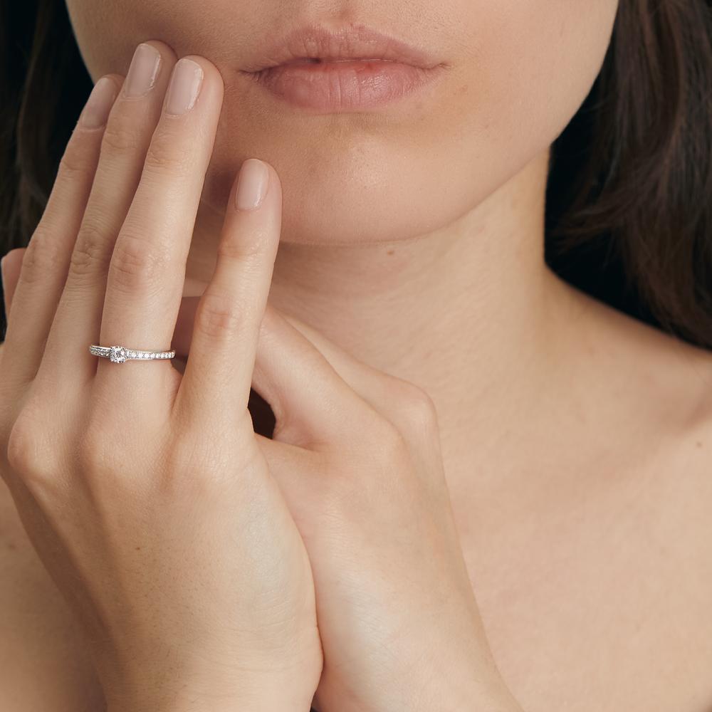 Solitaire ring 375/9K hvidguld Diamant 0.20 ct, 19 Sten , w-si