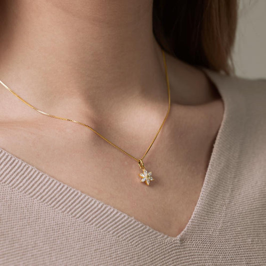 Vedhæng 375/9K guld Zirconia 6 Sten Blomst Ø9.5 mm